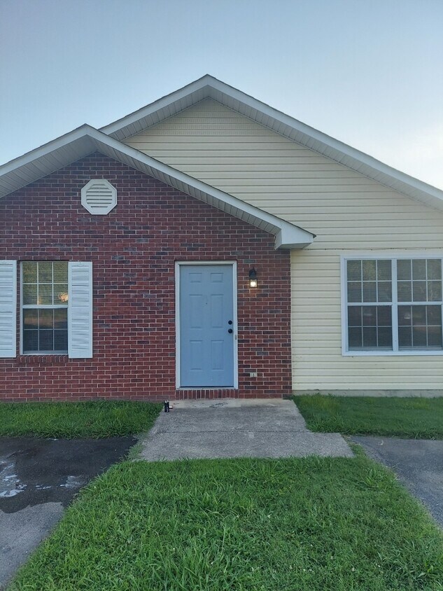 Foto principal - 127 Shearer St