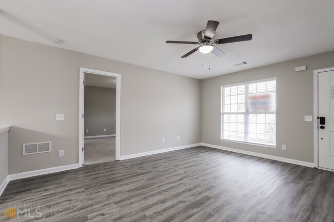 Building Photo - 547 Scrooch Ct