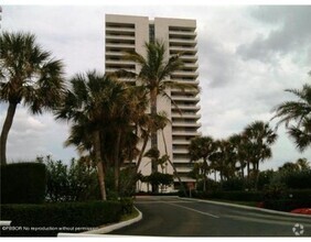 Building Photo - 5540 N Ocean Dr