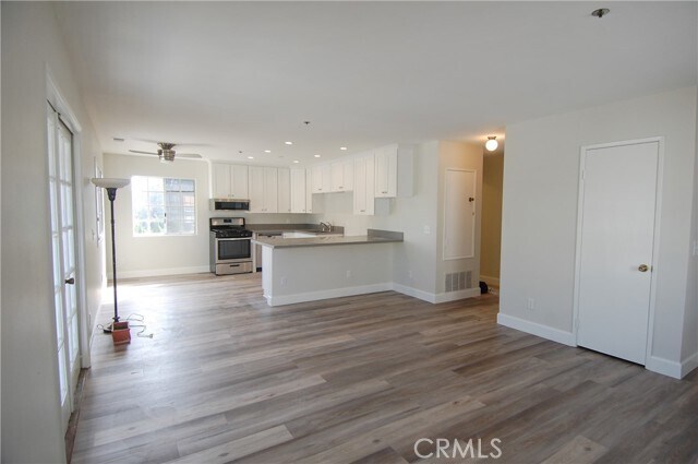 Foto del edificio - 142 W Marquita