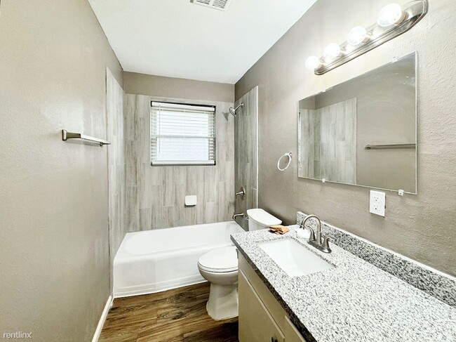 Building Photo - 3 br, 2 bath House - 5602 Hialeah Dr