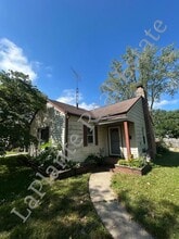 Building Photo - 715 Carver Blvd