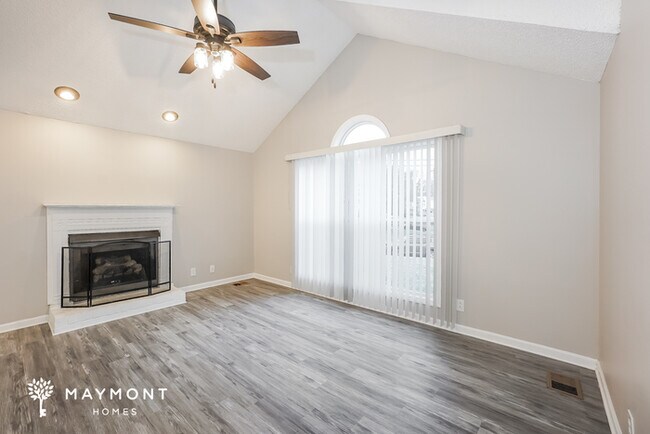 Foto del edificio - Gorgeous 3 Bedroom Home in Clarksville, TN