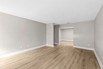 Interior Photo - Skyland Pointe