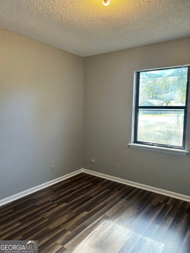Building Photo - 111 Catauba Ct