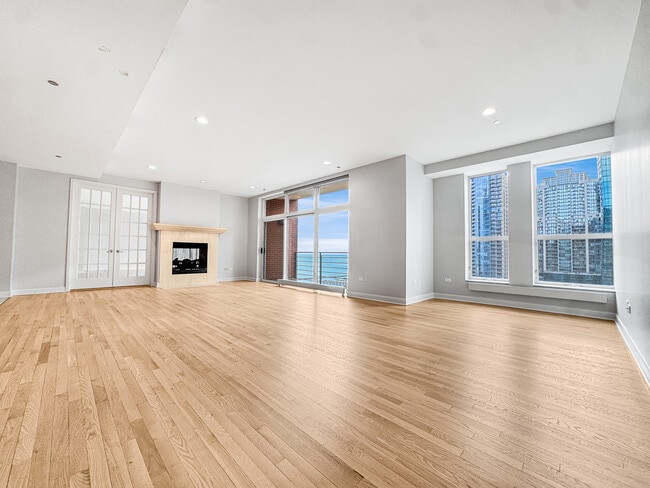 Foto del edificio - 415 E North Water St