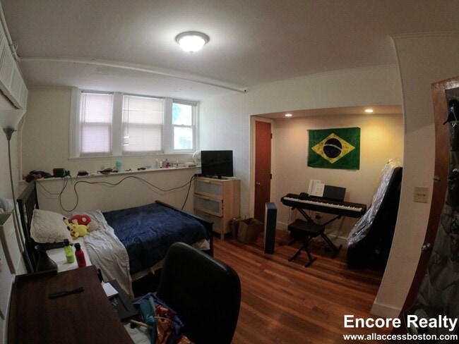 Building Photo - 241 Freeman St