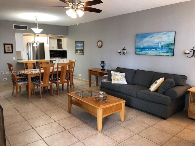 Building Photo - 3505 S Ocean Dr