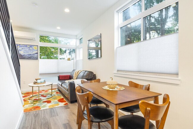 Foto del edificio - 9413 Roosevelt Way NE