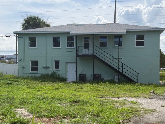 Foto del edificio - 1302 Clearlake Rd