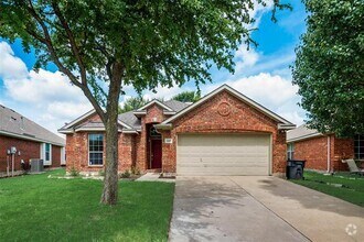 Building Photo - 2509 Persimmon Dr