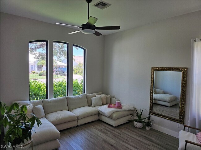 Foto del edificio - 335 Lambton Ln