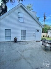 Building Photo - 16 E 45th St