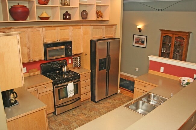 Building Photo - 14 Little Palomino Ct