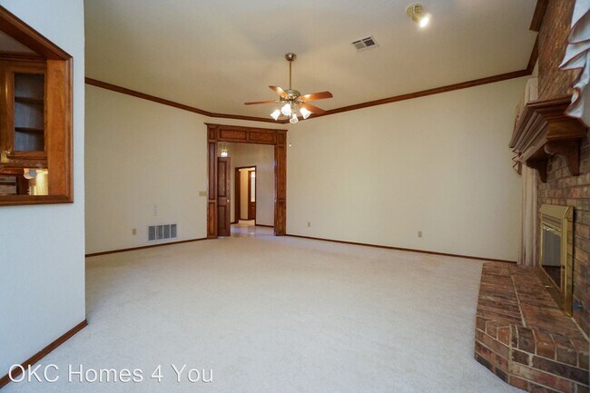 Foto del edificio - 3 br, 2 bath House - 9305 Lakecrest Drive