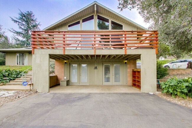 Building Photo - 1342 Viejas View Ln