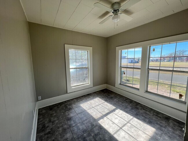 Foto del edificio - Cozy home for rent!