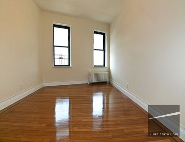 Foto del edificio - 3614 165th St