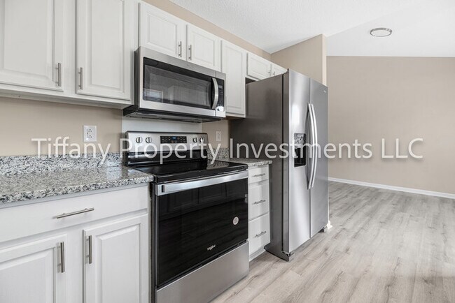 Building Photo - 2427 Hunters Way
