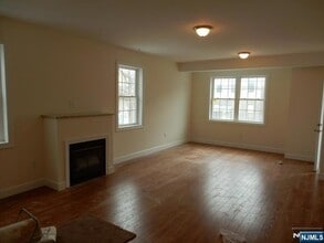 Building Photo - 110 39th St