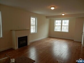 Building Photo - 110 39th St