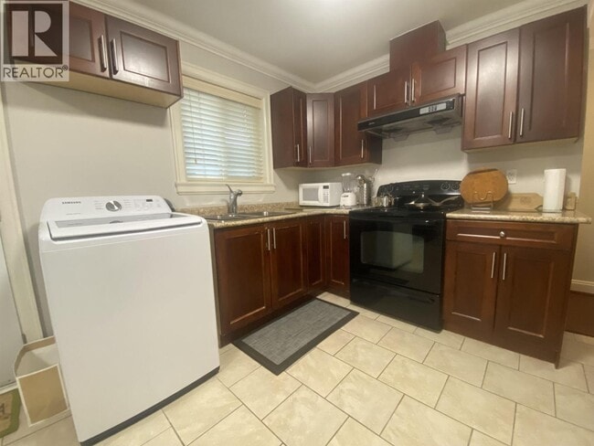 Building Photo - 7550 Davies St