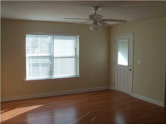 Building Photo - 1124 Bayshore Dr