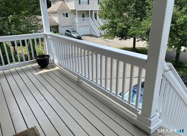 Foto del edificio - 11 Trout Brook Cir