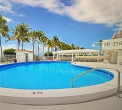 Building Photo - 2899 Collins Ave