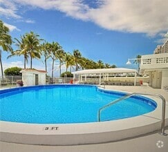 Building Photo - 2899 Collins Ave