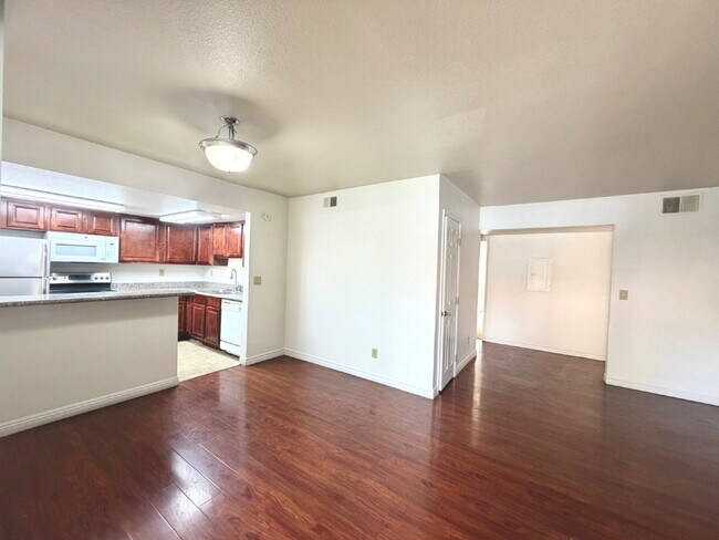 Building Photo - LAS VEGAS GUARD-GATED CONDO FOR RENT | 2 BEDROOM DOWNSTAIRS UNIT | BELLA VITA COMMUNITY