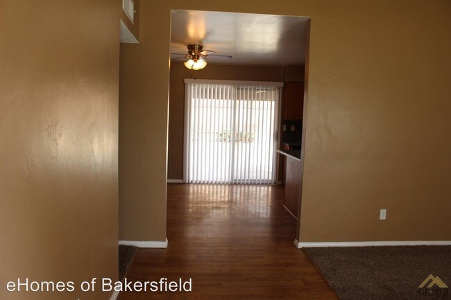 Building Photo - 8524 McKinnon Ave
