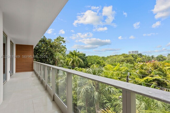 Foto del edificio - 2200 Brickell Ave