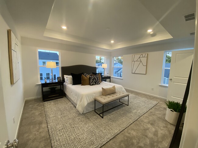 Building Photo - 5003 Rill Ct