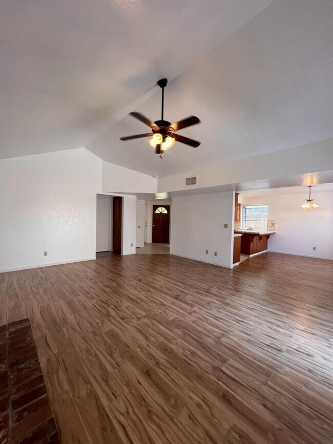 Building Photo - 479 E Alluvial Ave