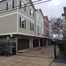 Building Photo - 916 Lawrence St
