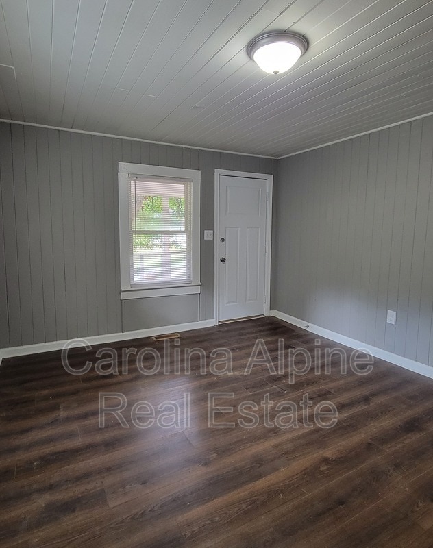 Building Photo - 1104 Spann St