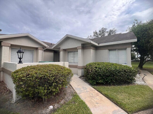 Foto del edificio - 535 Azinger Cir