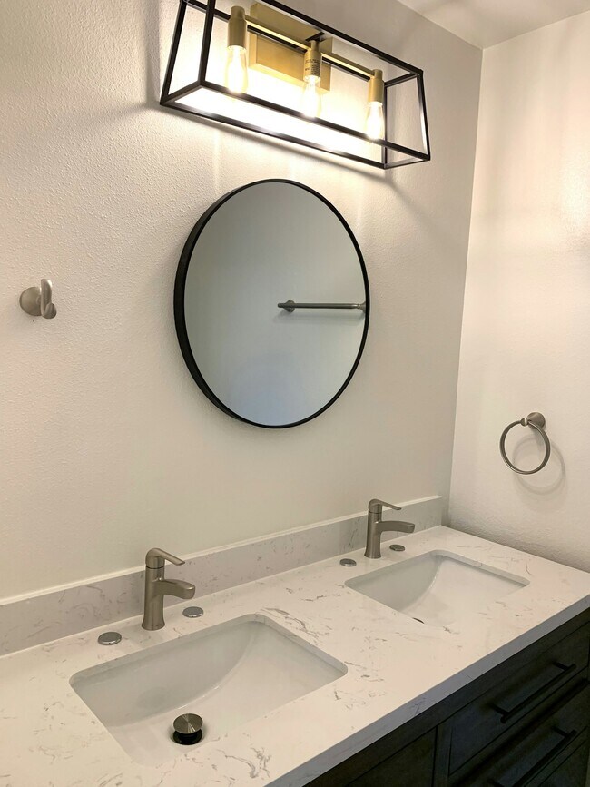 Foto del edificio - 7012 Heil Avenue, Unit 3