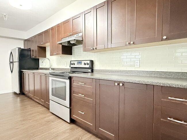 Building Photo - 20 Bradmon Dr