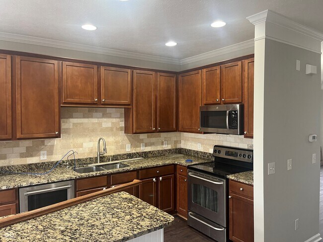 Foto del edificio - 1002 Cavendish Dr