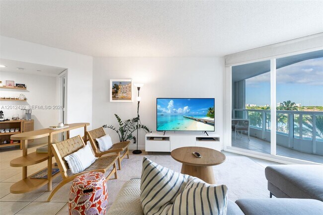 Foto del edificio - 21055 Yacht Club Dr