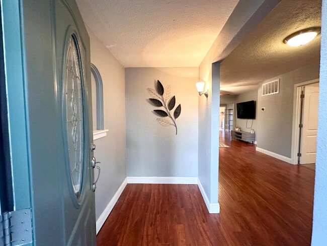 Foto del edificio - 205 B St