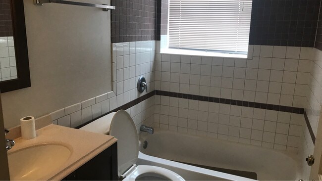 Building Photo - 3866 McRee Ave