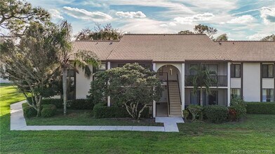 Building Photo - 1965 SW Silver Pine Way