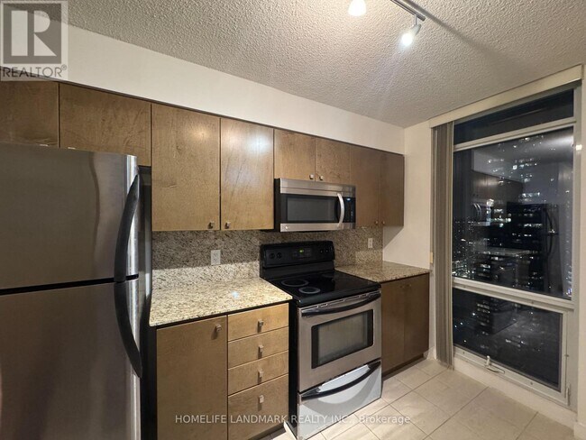 Building Photo - 11 Brunel Ct