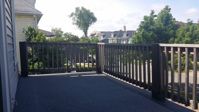 Terraza - 169 Norwalk Ave