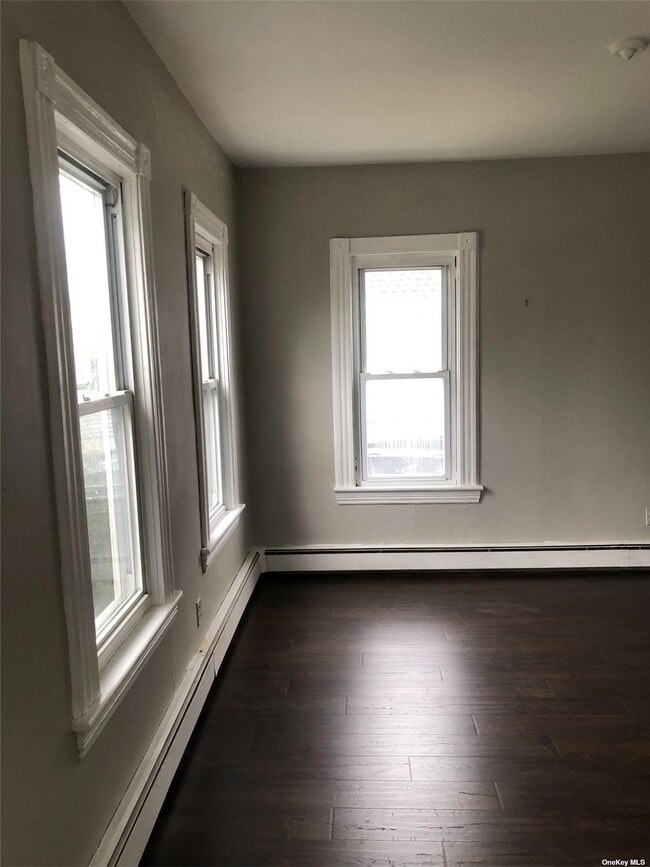 Building Photo - 502 Lakeview Ave