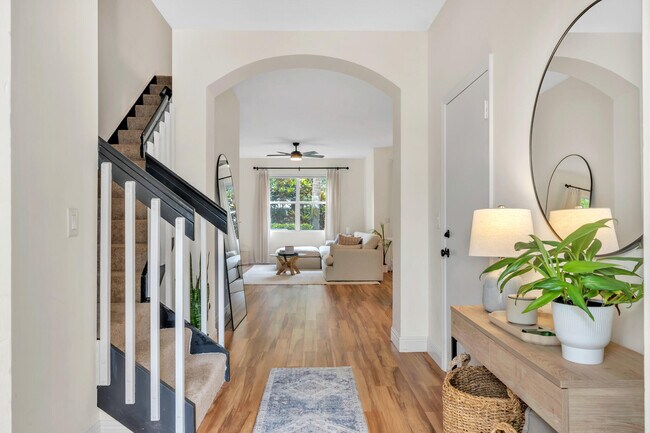 Building Photo - 6086 Seminole Gardens Cir