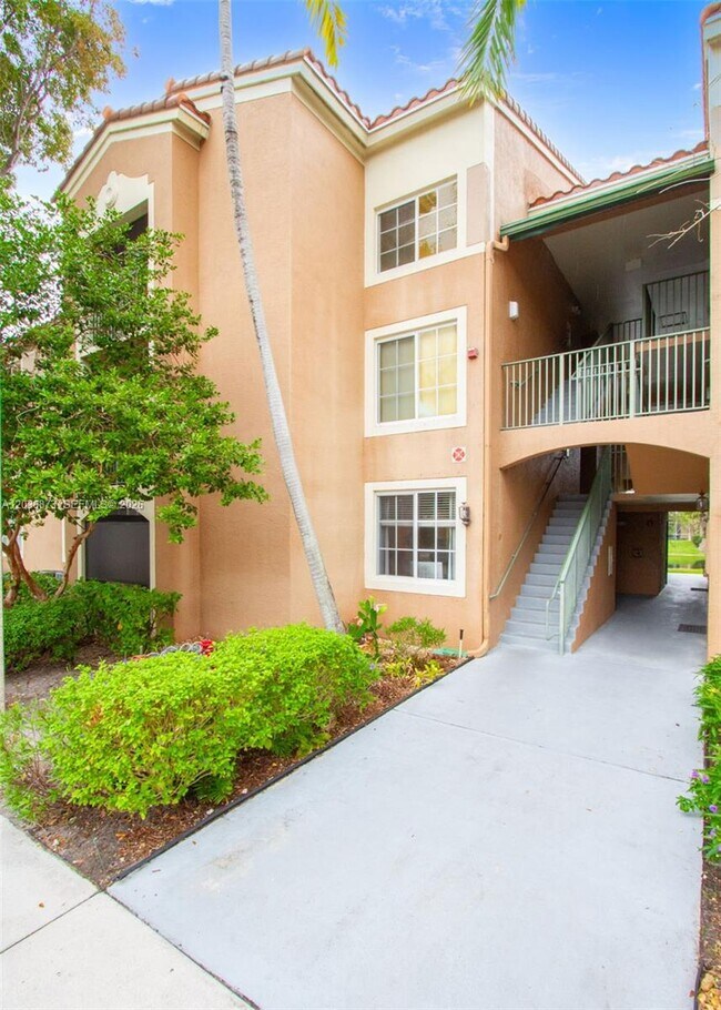 Foto del edificio - 4824 N State Rd 7
